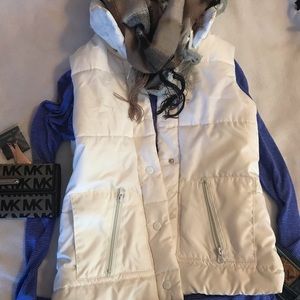 Wet Seal White Puffer Vest